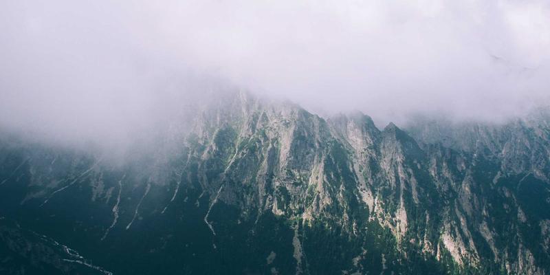 欧洲古堡巡礼：从历史传说到沉浸式住宿的终极旅行指南